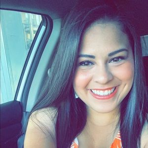 Meet your Posher, Alyssa